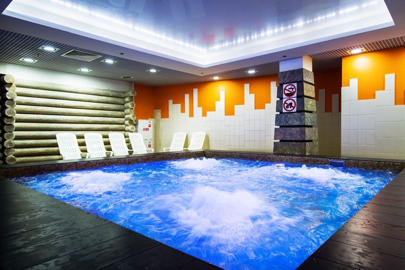 бассейн обучение плаванию детей